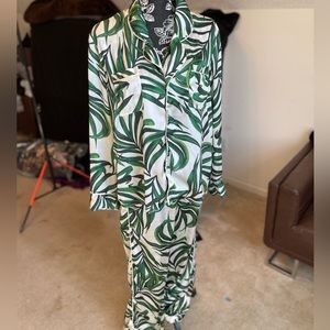 Show me your Mumu silk pajamas.